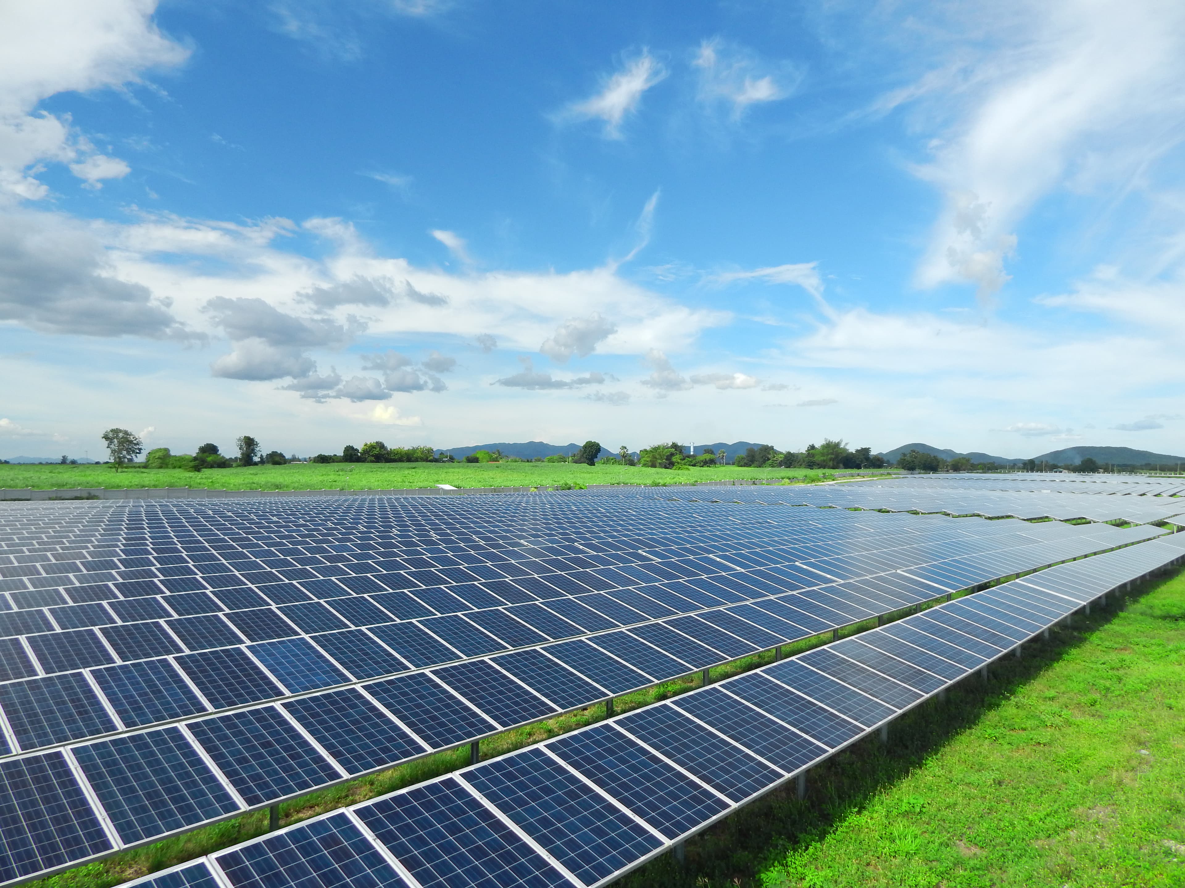 Solar Anlagen auf einem Feld