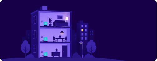 Darstellung eines dreistöckigen Gebäudes mit beleuchteten Räumen, Möbeln und Pflanzen bei Nacht; im Hintergrund die Silhouetten von Stadtgebäuden und Bäumen.