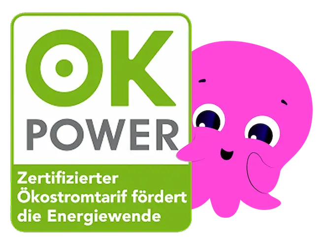 Grünes „OK Power“-Abzeichen mit einem deutschen Text, der für zertifizierten Ökostrom wirbt. Ein lächelnder rosa Tintenfisch guckt von der Seite hervor.