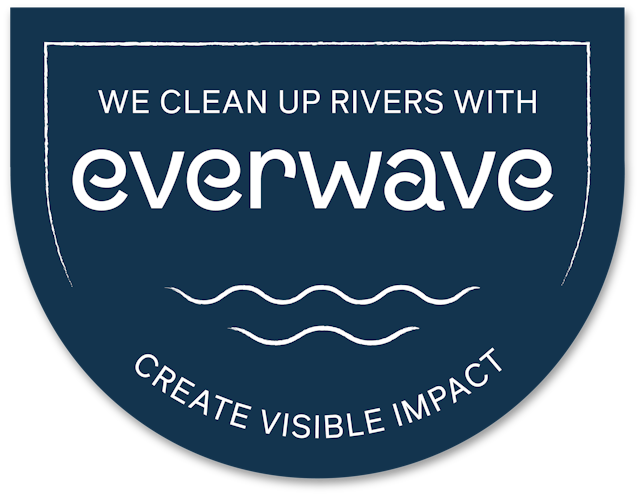 everwave siegel mit dem text "we clean up rivers with everwave, create visible impact"